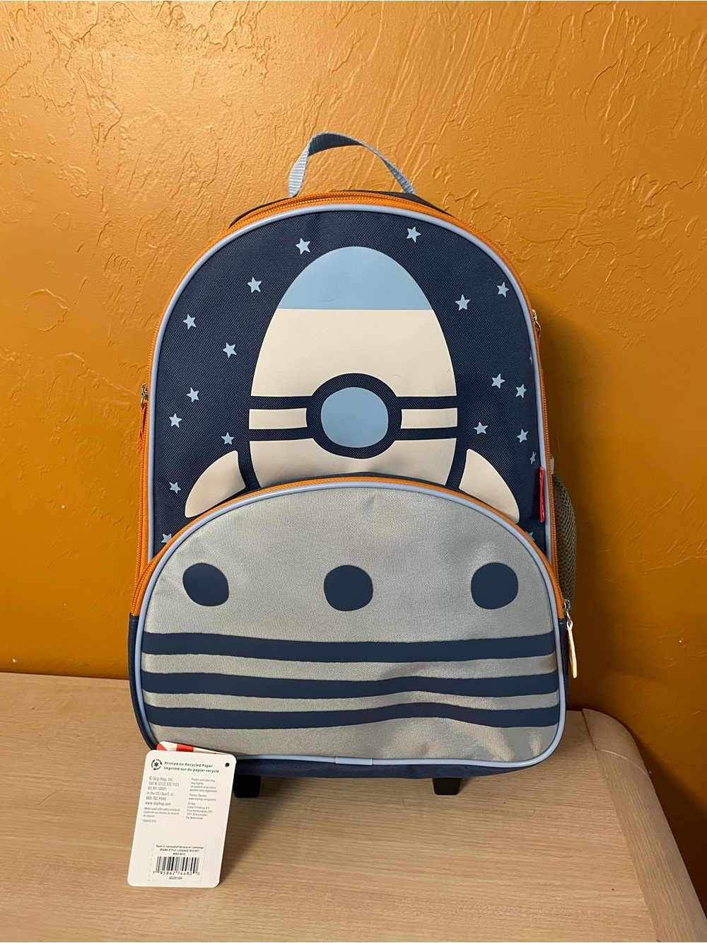 Skiphop spark style luggage NWT